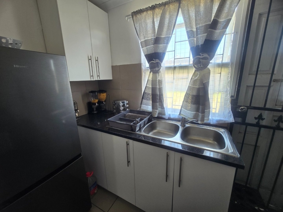 2 Bedroom Property for Sale in Colorado Park Western Cape